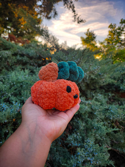 Small Crochet Pumpkin